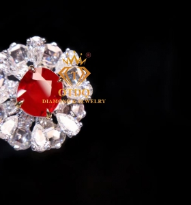 Nhẫn Ruby Pigeon' Blood  Mozambique 4.13 Carat - No heat 
