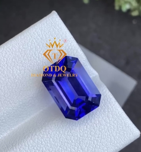Top 5A - 8.26 Carat Vivid Blue Tanzanite 