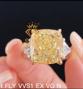 Nhẫn Kim Cương Vàng Thiên Nhiên 11.83 Carat Fancy Light Yellow/VVS1