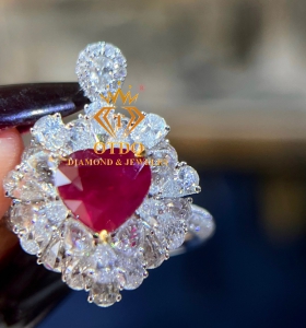 Nhẫn Ruby Myanmar Pigeon Blood 2.1 Carat