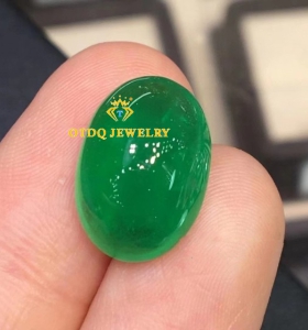  8.15 Cts  Emerald Colombia Vivid Green -Cabochon cut