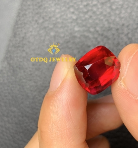 Ruby Mozambique 8 Carat Vivid Red (No heat) Top Víp