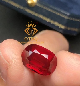 Ruby Mozambique Vivid Red 10 Carat ( No heat )