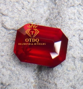 Ruby Pigeon Blood Mozambique 5.23 Carat ( No heat )