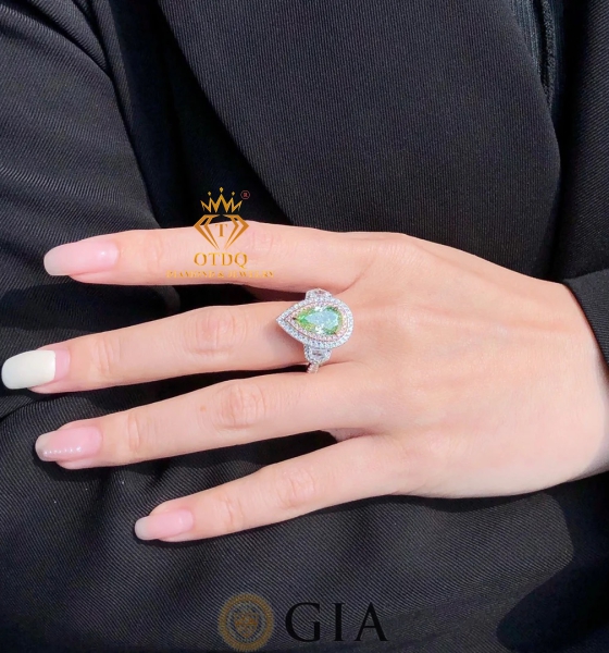 Nhẫn Nữ Kim Cương Xanh Green Thiên Nhiên 3.02 Carat - GIA