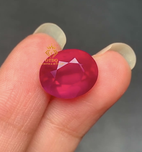 Ruby Mozambique Pigeon Blood Red 10 Carat ( No heat ) 
