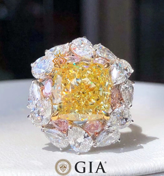 Nhẫn Nữ Kim Cương Vàng Tự Nhiên 7.01 Carat - GIA 