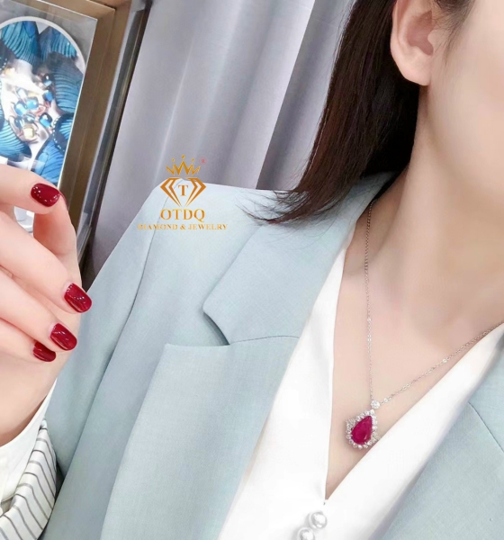 Nhẫn & Mặt Dây Ruby 7.35 Carat - Intense Reb ( No heat )
