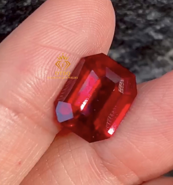 7.06 Carat Ruby  Pigeon Blood Red Mozambique - GRS (No haet)