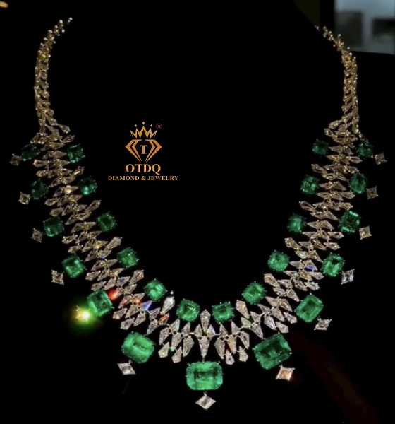 Top Dây Cổ Emerald ( Ngọc Lục Bảo ) Super Víp  