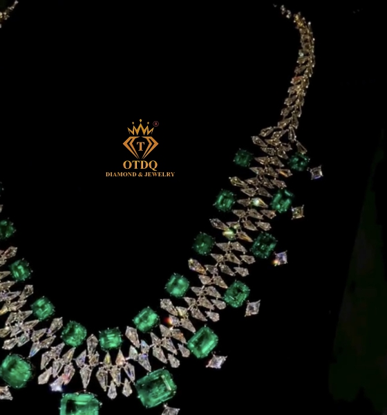 Top Dây Cổ Emerald ( Ngọc Lục Bảo ) Super Víp  