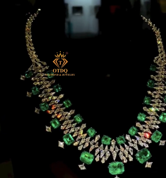 Top Dây Cổ Emerald ( Ngọc Lục Bảo ) Super Víp  