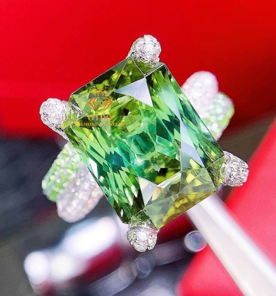 Nhẫn Green Tourmaline 11.32 Carat Luxury 