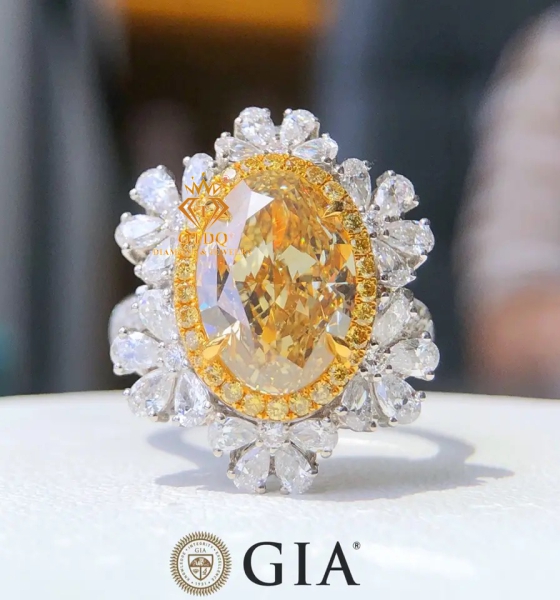 Siêu phẩm 2 in 1 - Nhẫn kết hợp Mặt Dây - Kim Cương Vàng Thiên Nhiên GIA 5.03 Carat 