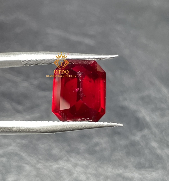 7.06 Carat Ruby  Pigeon Blood Red Mozambique - GRS (No haet)