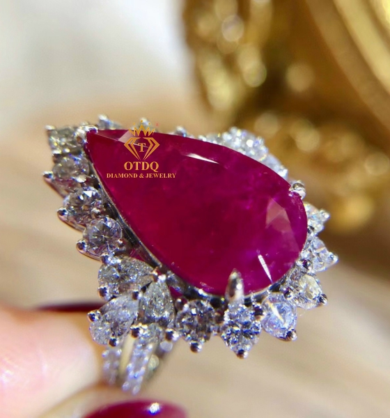 Nhẫn & Mặt Dây Ruby 7.35 Carat - Intense Reb ( No heat )