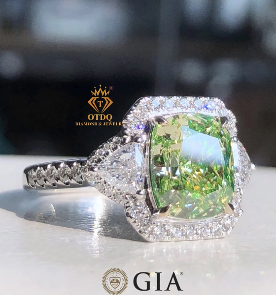 Nhẫn Nữ Kim Cương Xanh Green Thiên Nhiên - GIA 3.01 Carat 