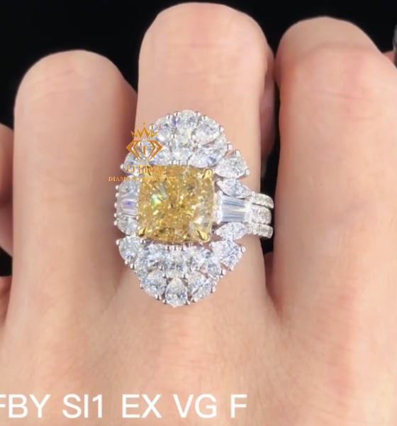 Nhẫn Kim Cương Vàng Thiên Nhiên  5.01 Carat Fancy Brownish Yellow 
