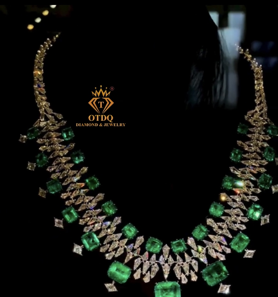 Top Dây Cổ Emerald ( Ngọc Lục Bảo ) Super Víp  