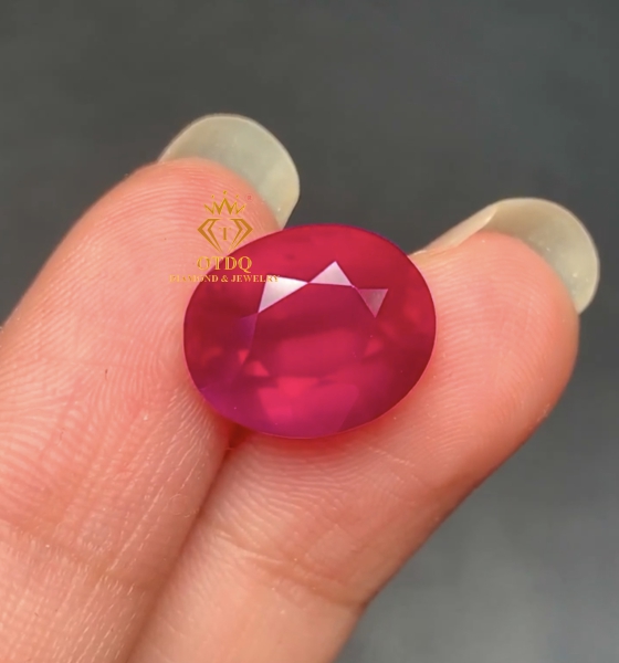 Ruby Mozambique Pigeon Blood Red 10 Carat ( No heat ) 
