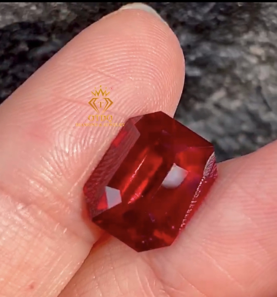 7.06 Carat Ruby  Pigeon Blood Red Mozambique - GRS (No haet)