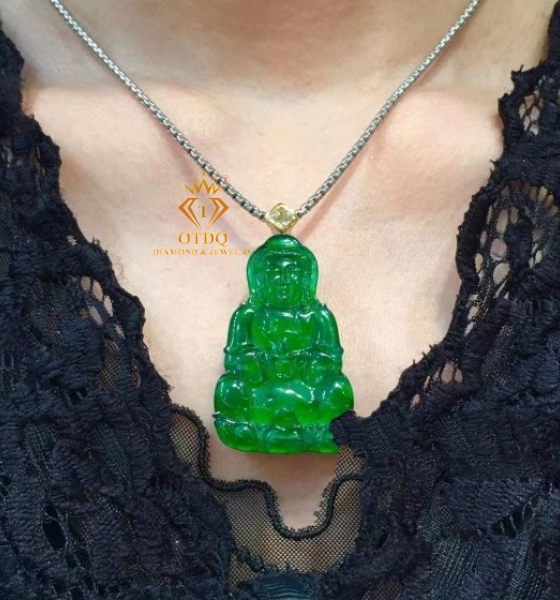 Mặt Dây Quán Thế Âm Jadeite Type A Myanmar 23.63 Gam