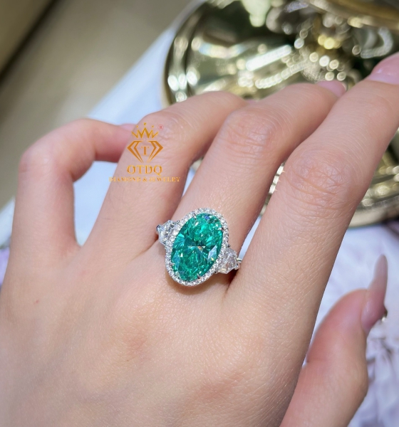 Nhẫn Kim Cương Xanh Green 5 Carat Thiên Nhiên 