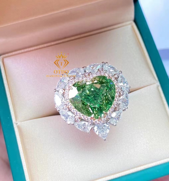 Nhẫn Nữ Kim Cương Xanh Green Tự Nhiên 10.05 Carat - GIA 
