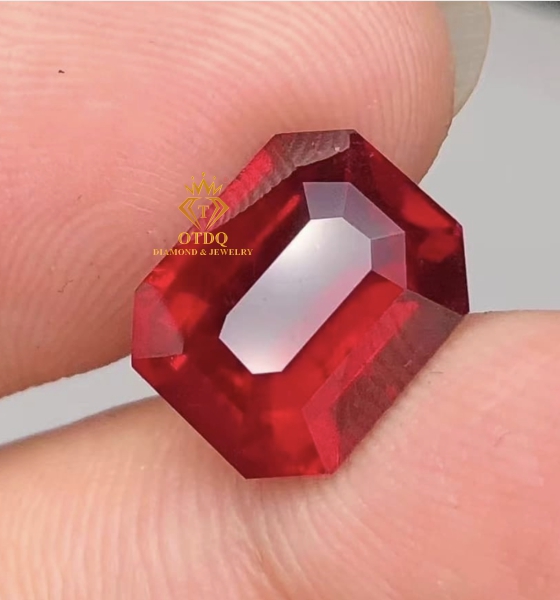 7.06 Carat Ruby  Pigeon Blood Red Mozambique - GRS (No haet)