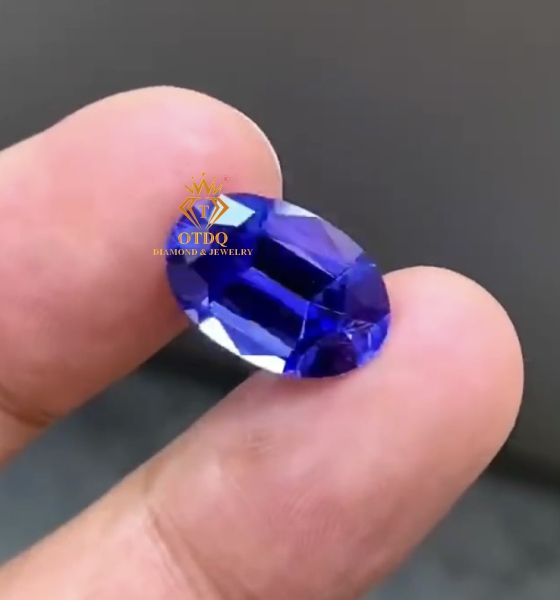 VIVID BLUE TANZANITE 6.58 Carat