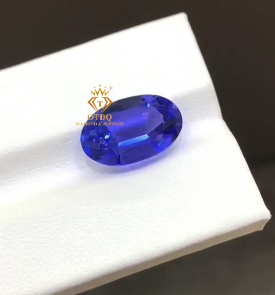 VIVID BLUE TANZANITE 6.58 Carat