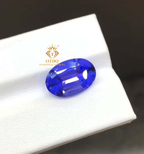 VIVID BLUE TANZANITE 6.58 Carat
