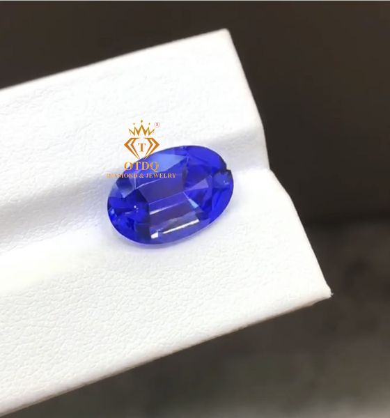 VIVID BLUE TANZANITE 6.58 Carat